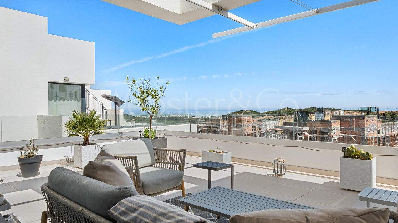 Penthouse Laguna - Modern Duplex in Estepona
