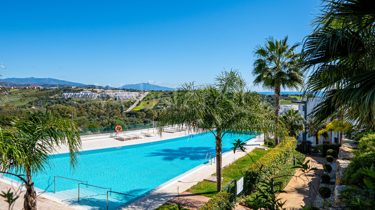 Penthouse Laguna - Modern Duplex in Estepona