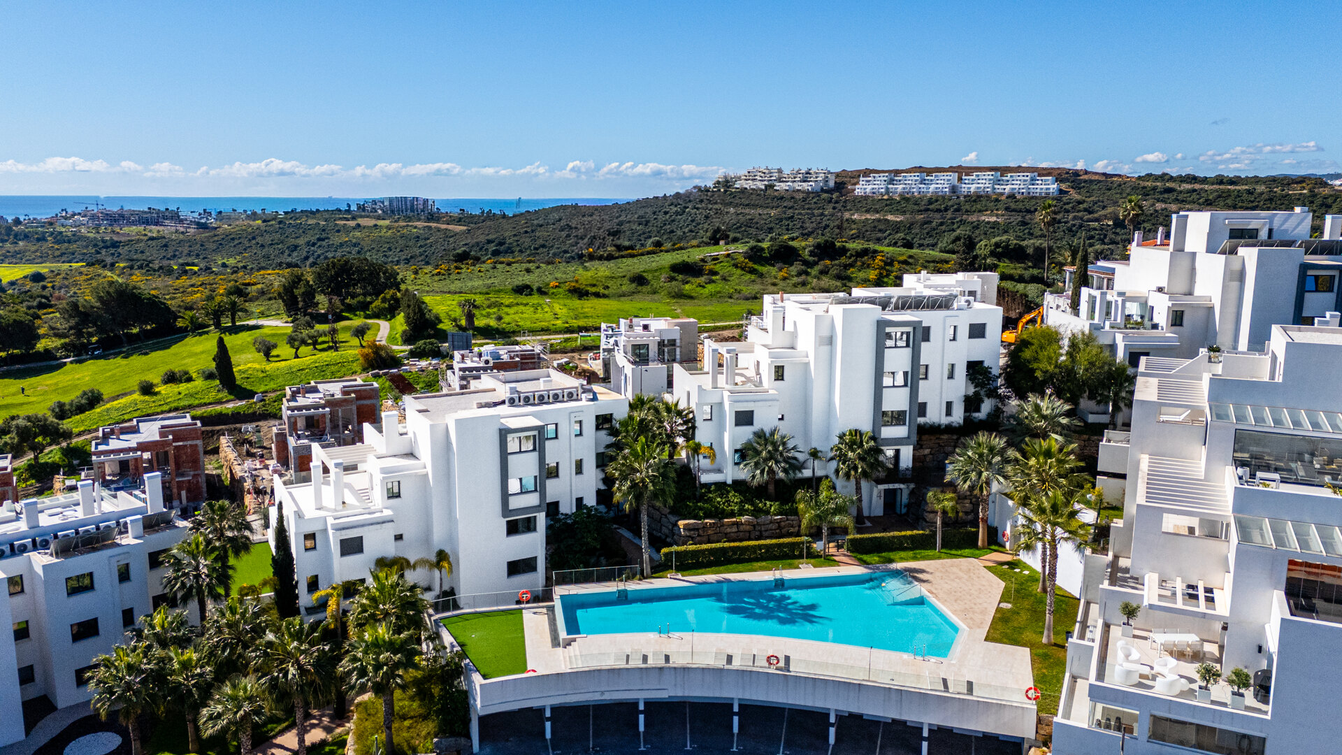Penthouse Laguna - Modern Duplex in Estepona