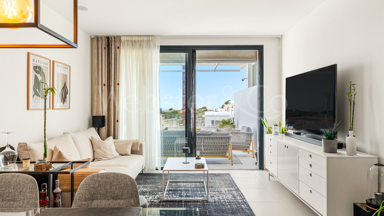 Penthouse Laguna - Modern Duplex in Estepona