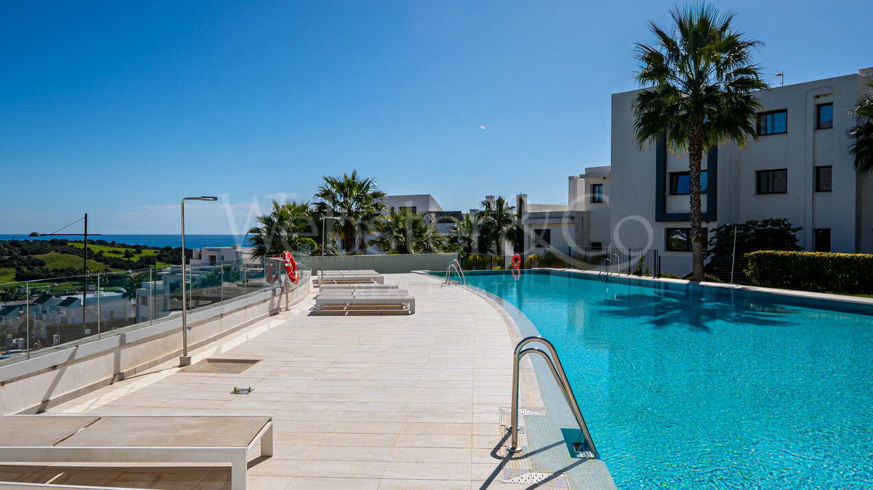 Penthouse Laguna - Modern Duplex in Estepona