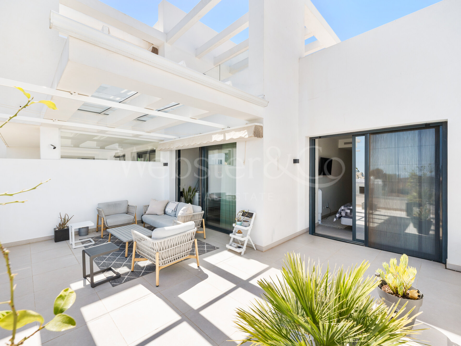 Penthouse Laguna - Modern Duplex in Estepona