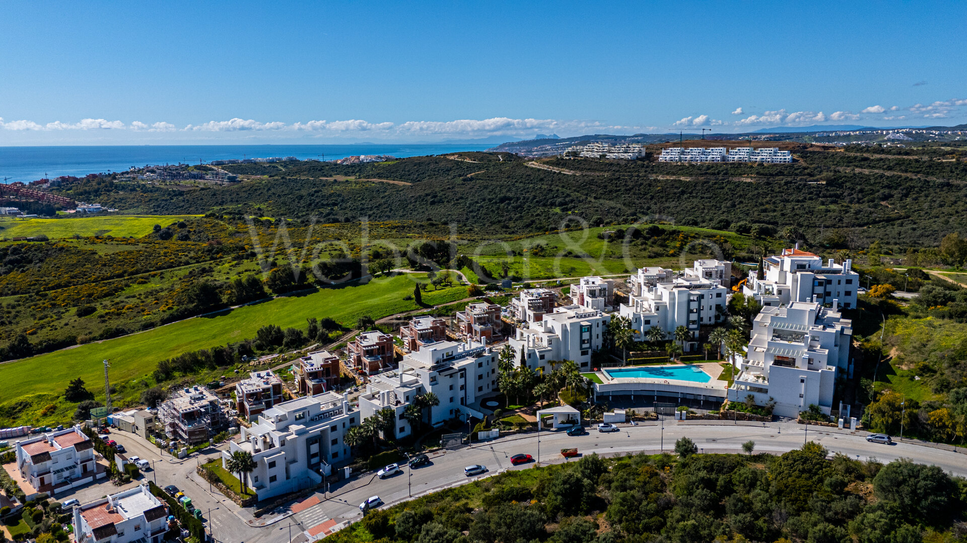 Penthouse Laguna - Modern Duplex in Estepona