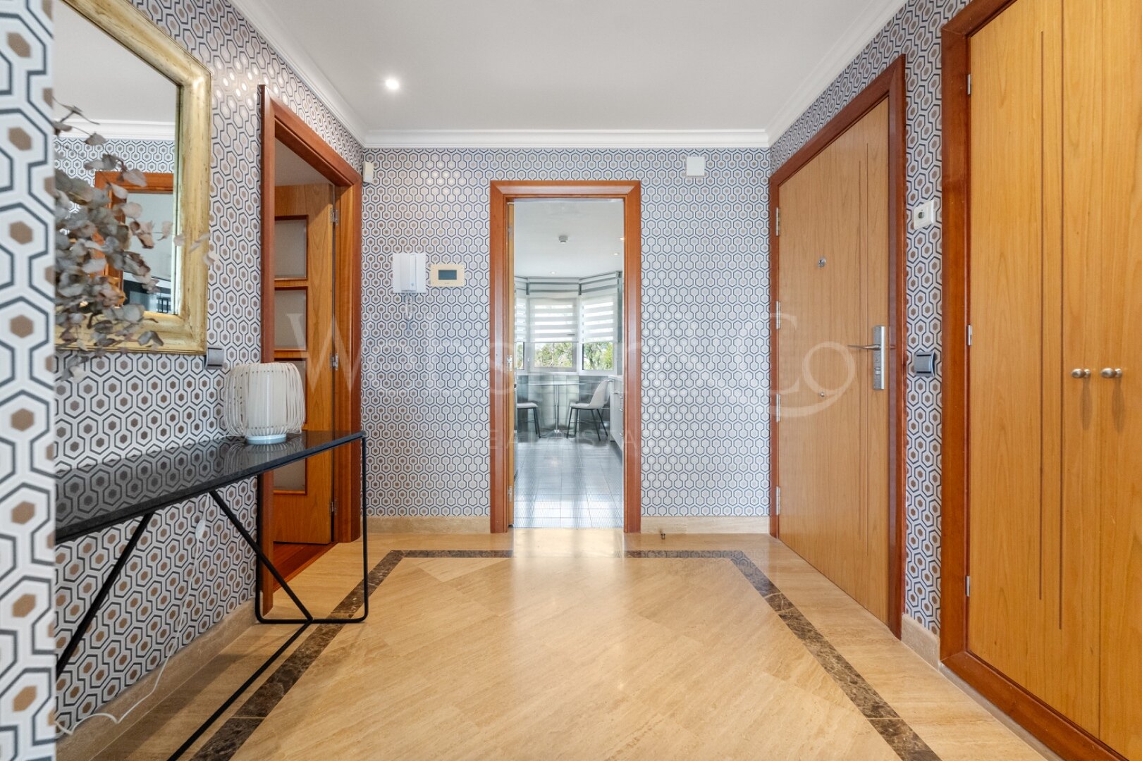 Oasis Del Mar - Beachside Luxury in Puerto Banús