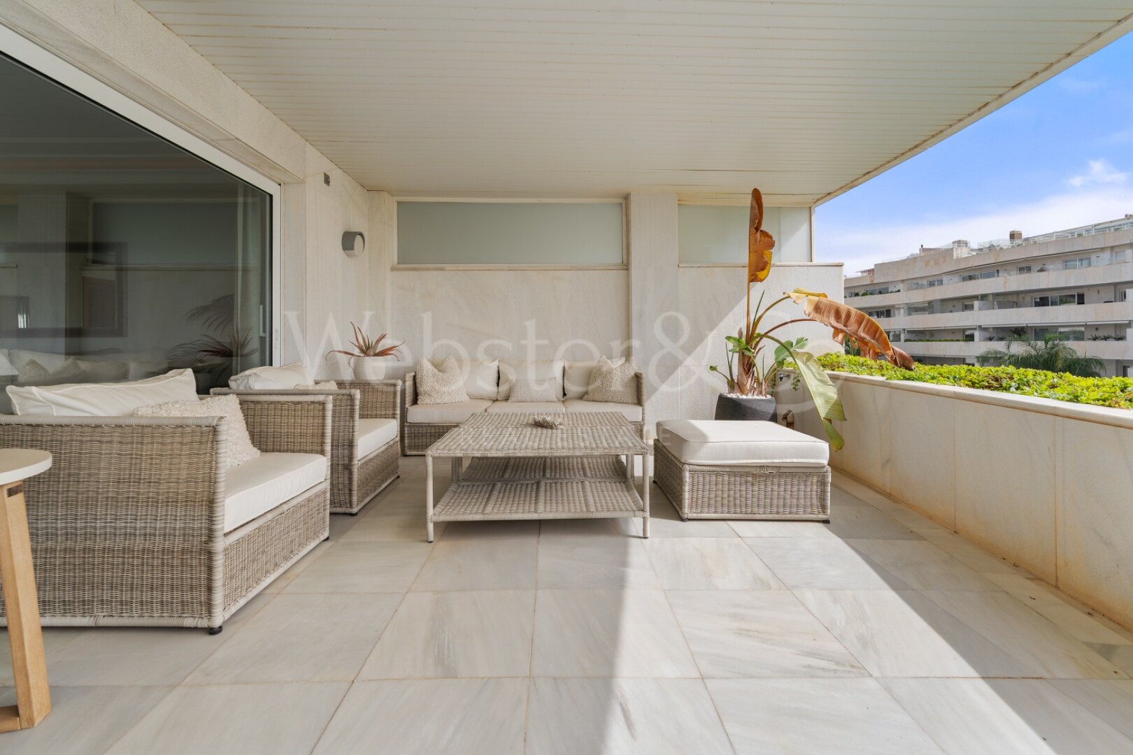 Oasis Del Mar - Beachside Luxury in Puerto Banús