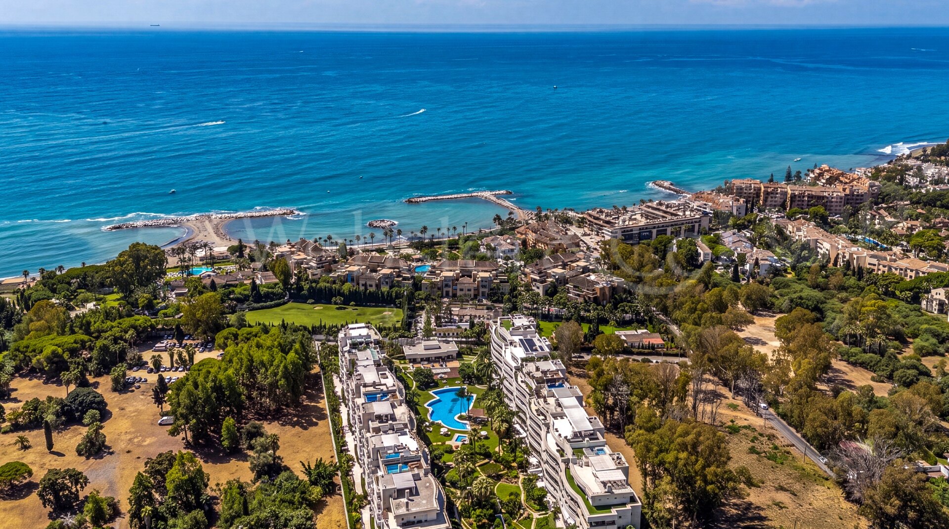 Oasis Del Mar - Beachside Luxury in Puerto Banús