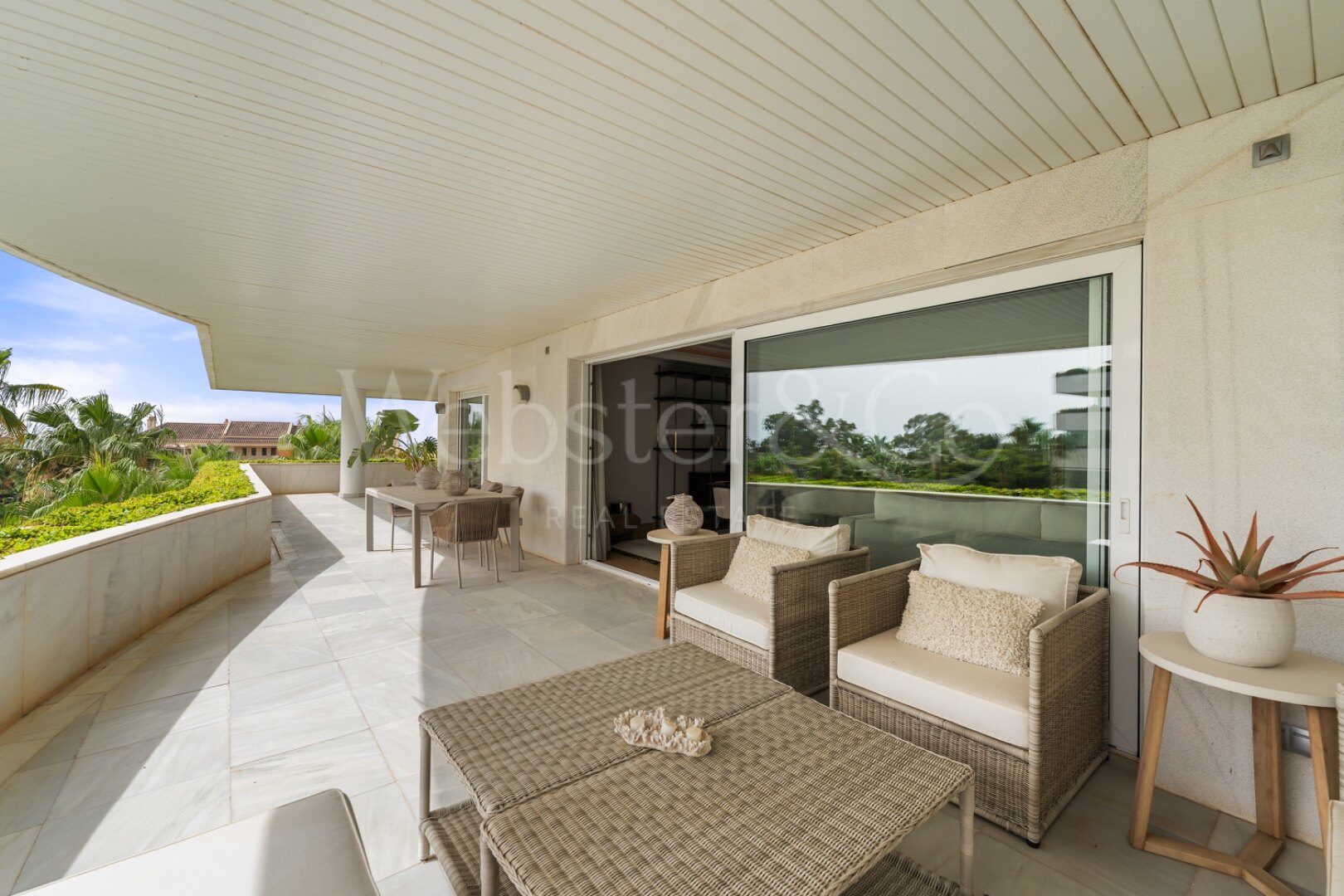 Oasis Del Mar - Beachside Luxury in Puerto Banús