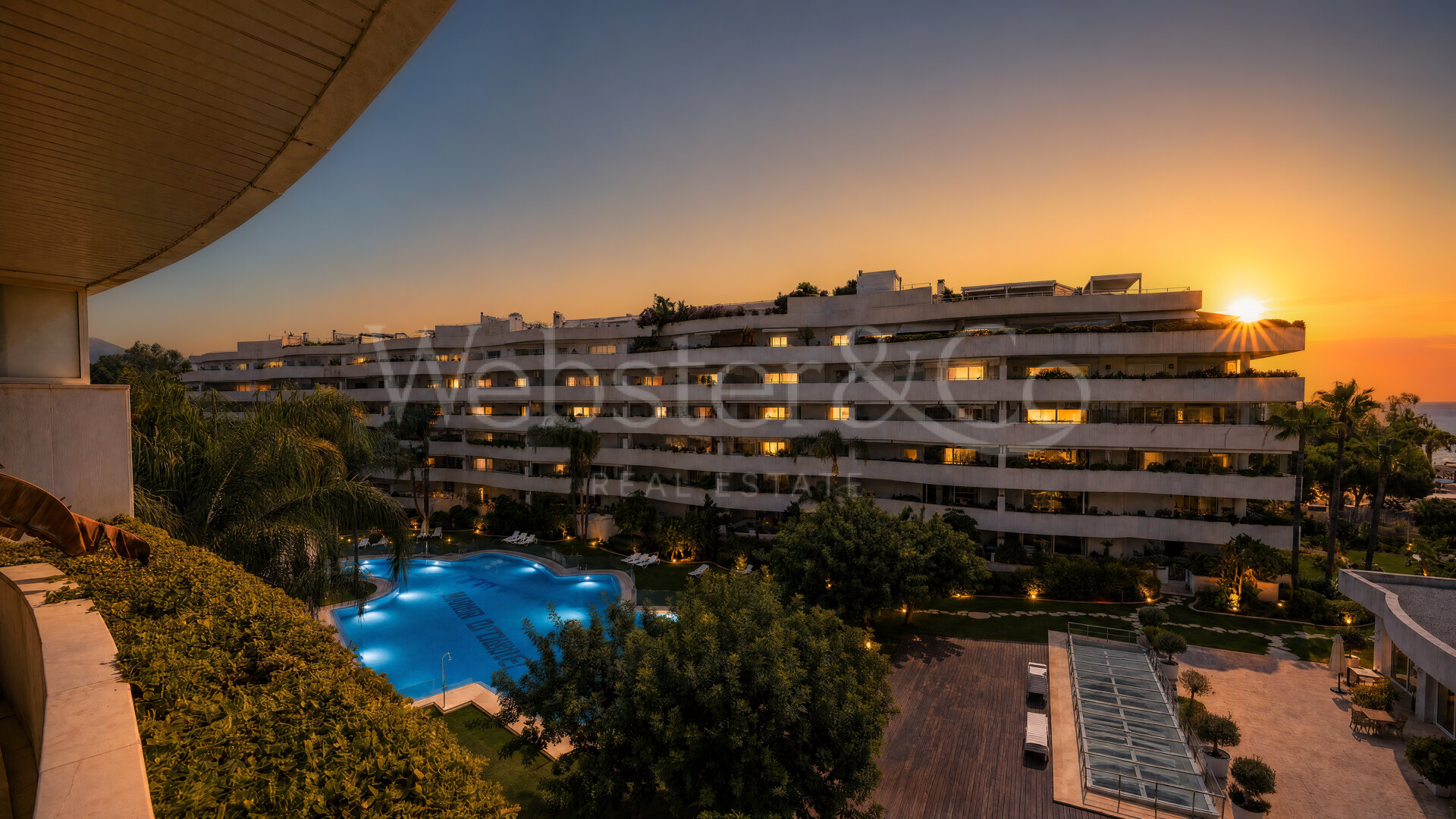 Oasis Del Mar - Beachside Luxury in Puerto Banús