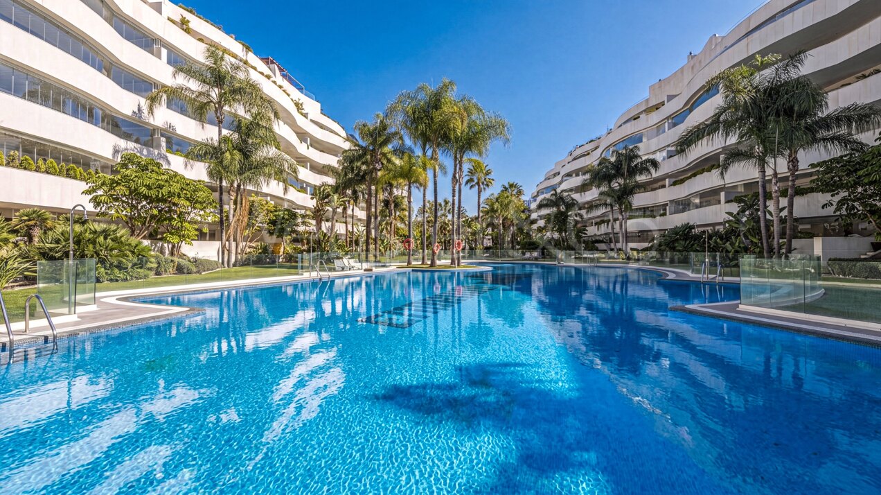 Oasis Del Mar - Beachside Luxury in Puerto Banús