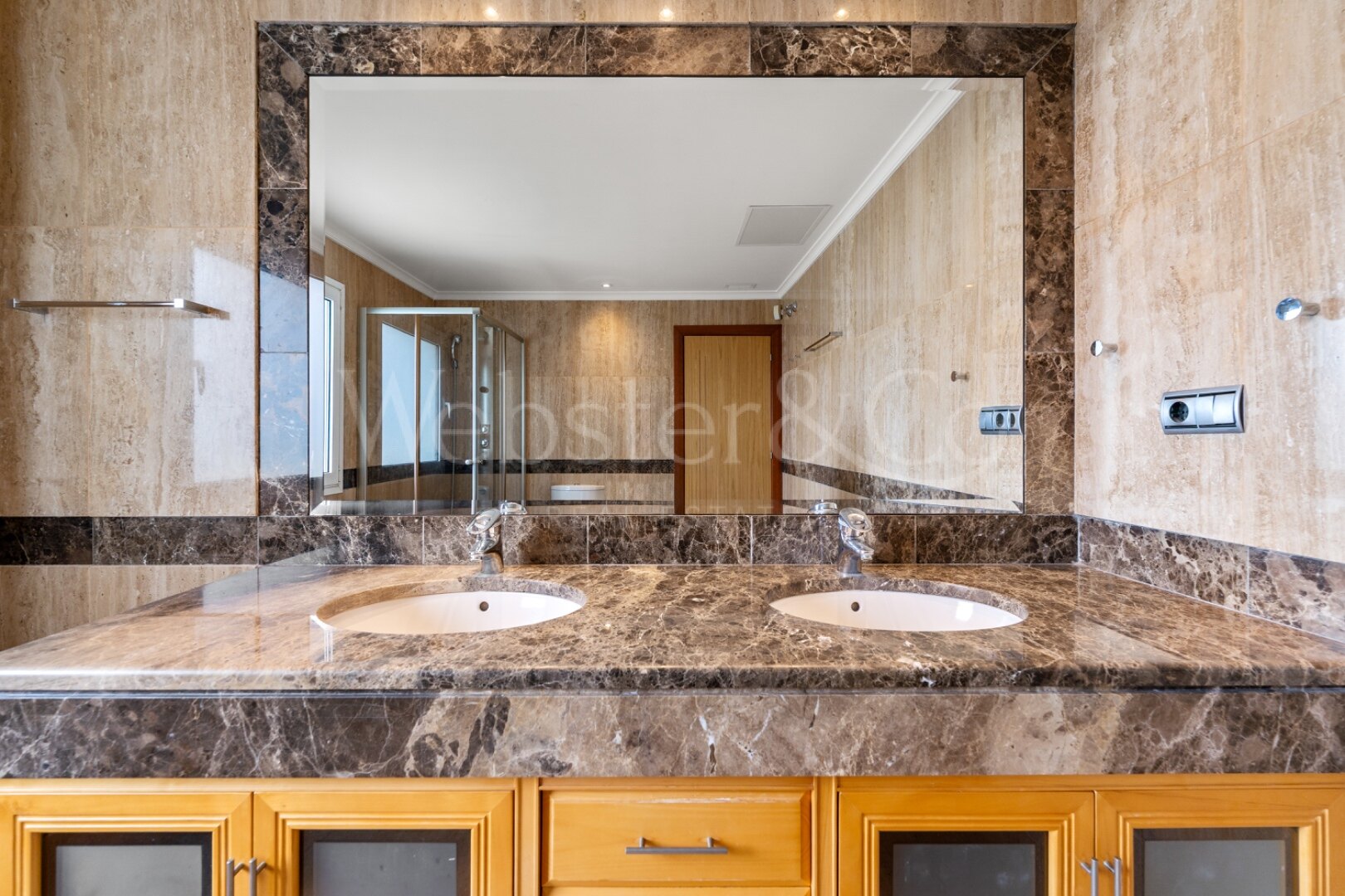 Oasis Del Mar - Beachside Luxury in Puerto Banús