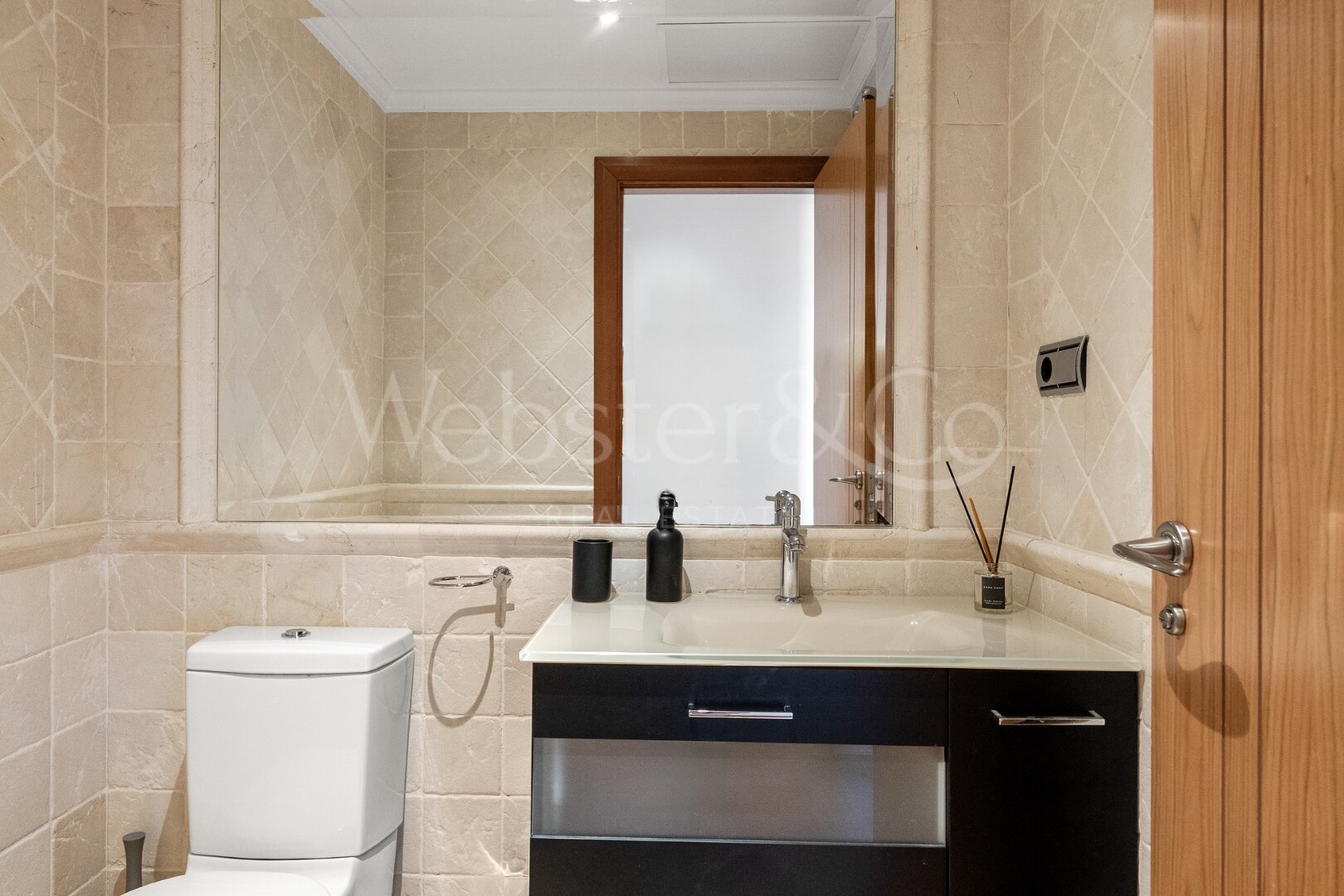 Oasis Del Mar - Beachside Luxury in Puerto Banús