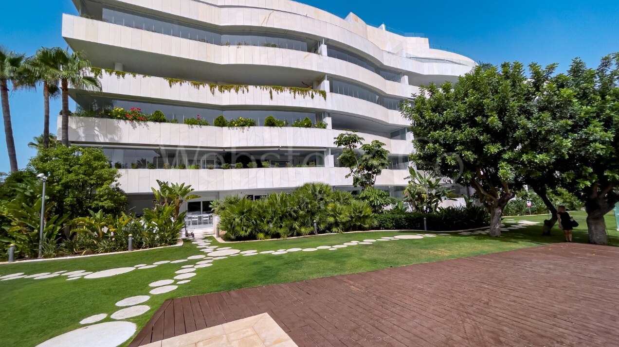 Oasis Del Mar - Beachside Luxury in Puerto Banús