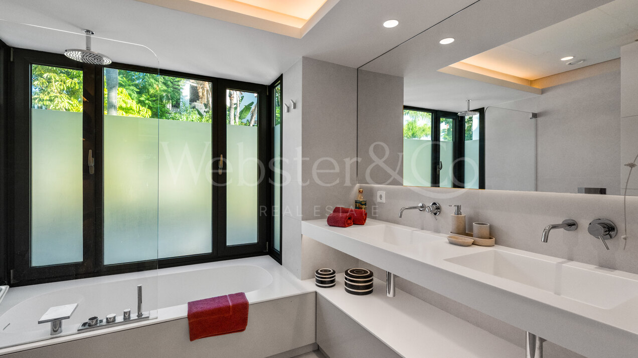Villa Violeta - Serene Luxury on The Golden Mile