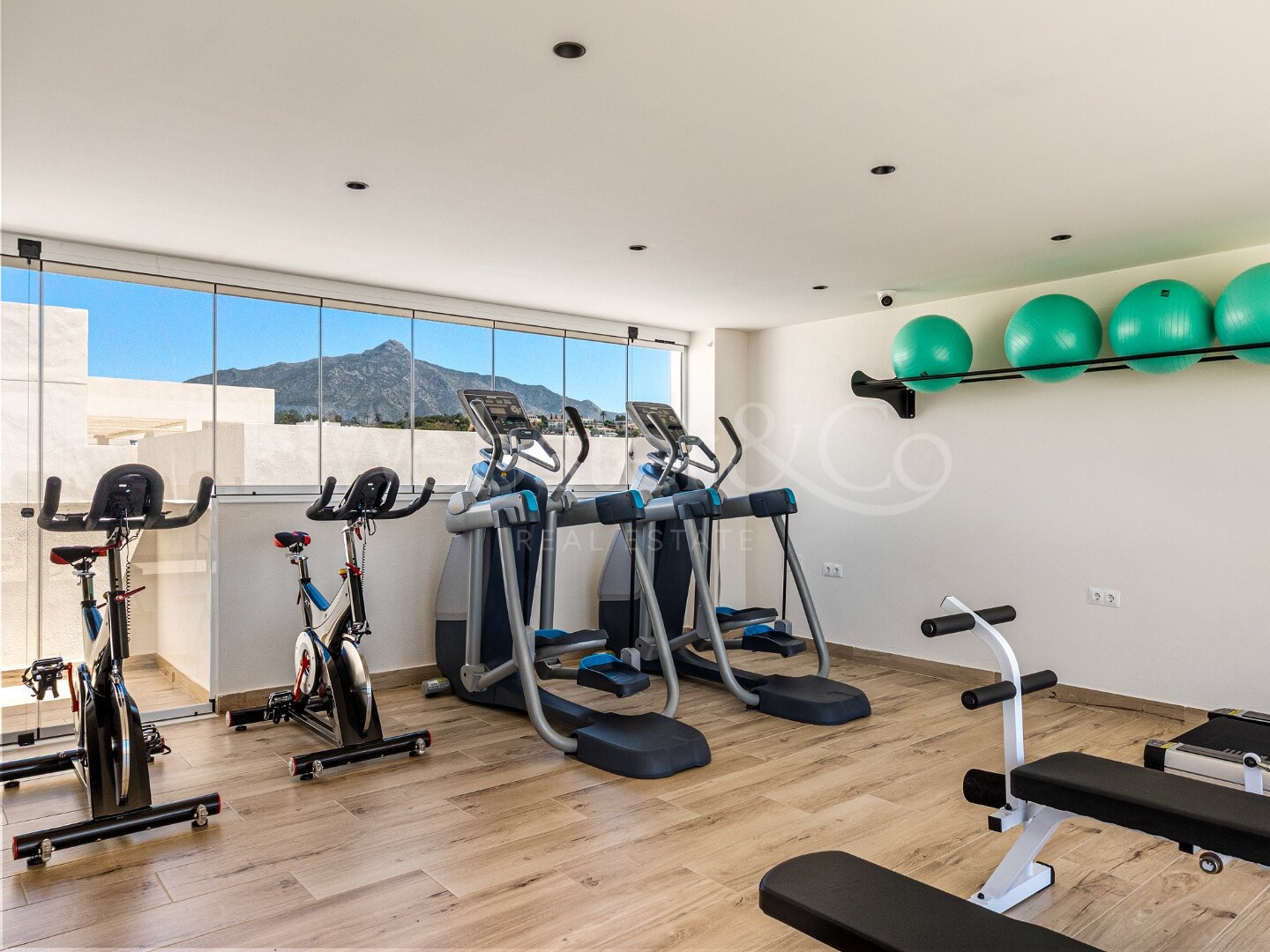 Albatros 412 - New, Luxury Apartment, Nueva Andalucía