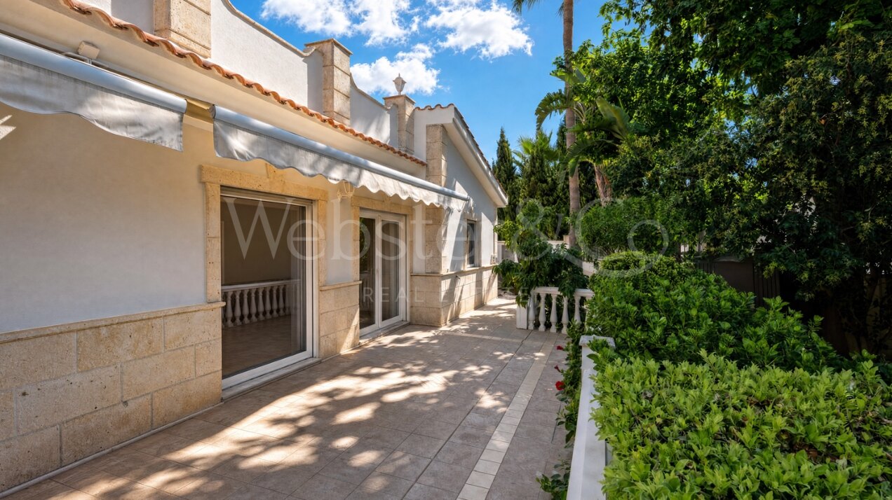Villa Fiore - Italian Style Home in El Rosario