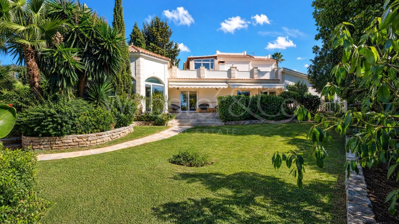 Villa Fiore - Italian Style Home in El Rosario