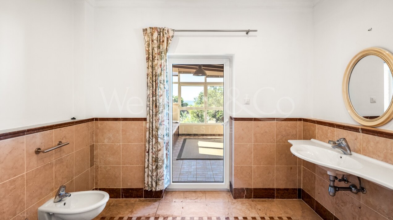 Villa Fiore - Italian Style Home in El Rosario