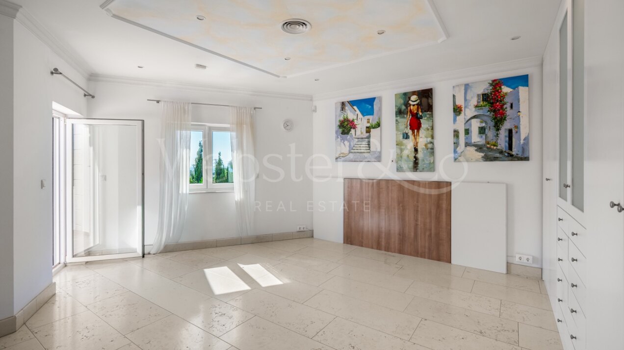 Villa Fiore - Italian Style Home in El Rosario