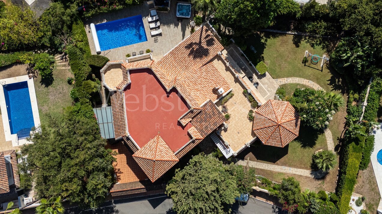 Villa Fiore - Italian Style Home in El Rosario