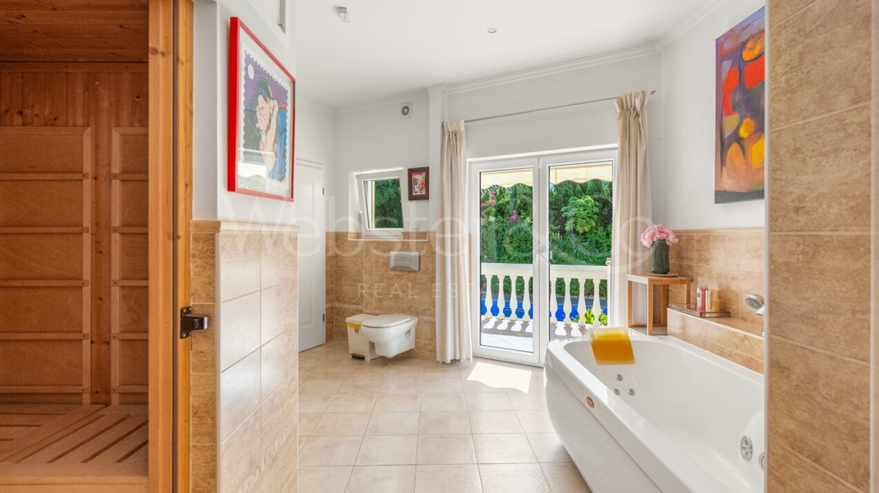 Villa Fiore - Italian Style Home in El Rosario