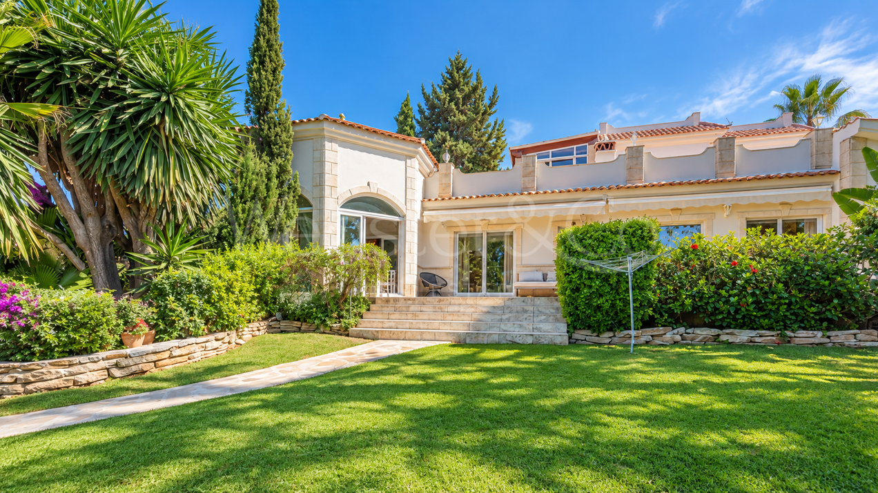 Villa Fiore - Italian Style Home in El Rosario