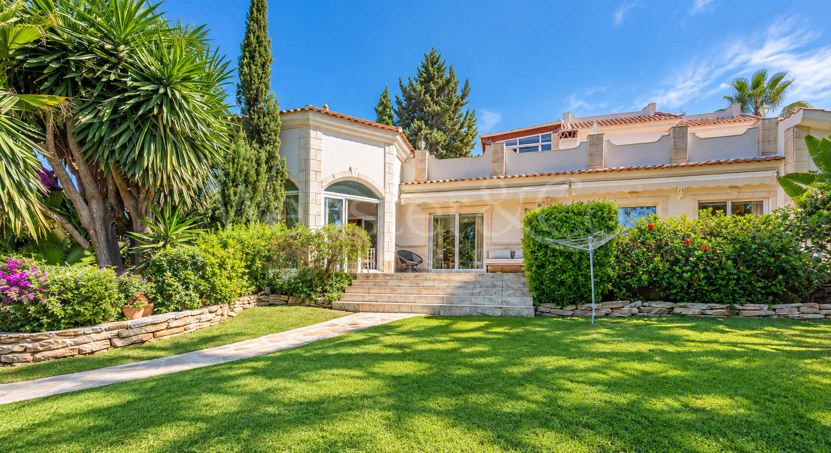 Villa Fiore - Italian Style Home in El Rosario