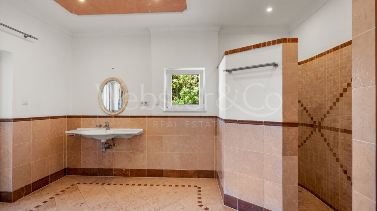 Villa Fiore - Italian Style Home in El Rosario