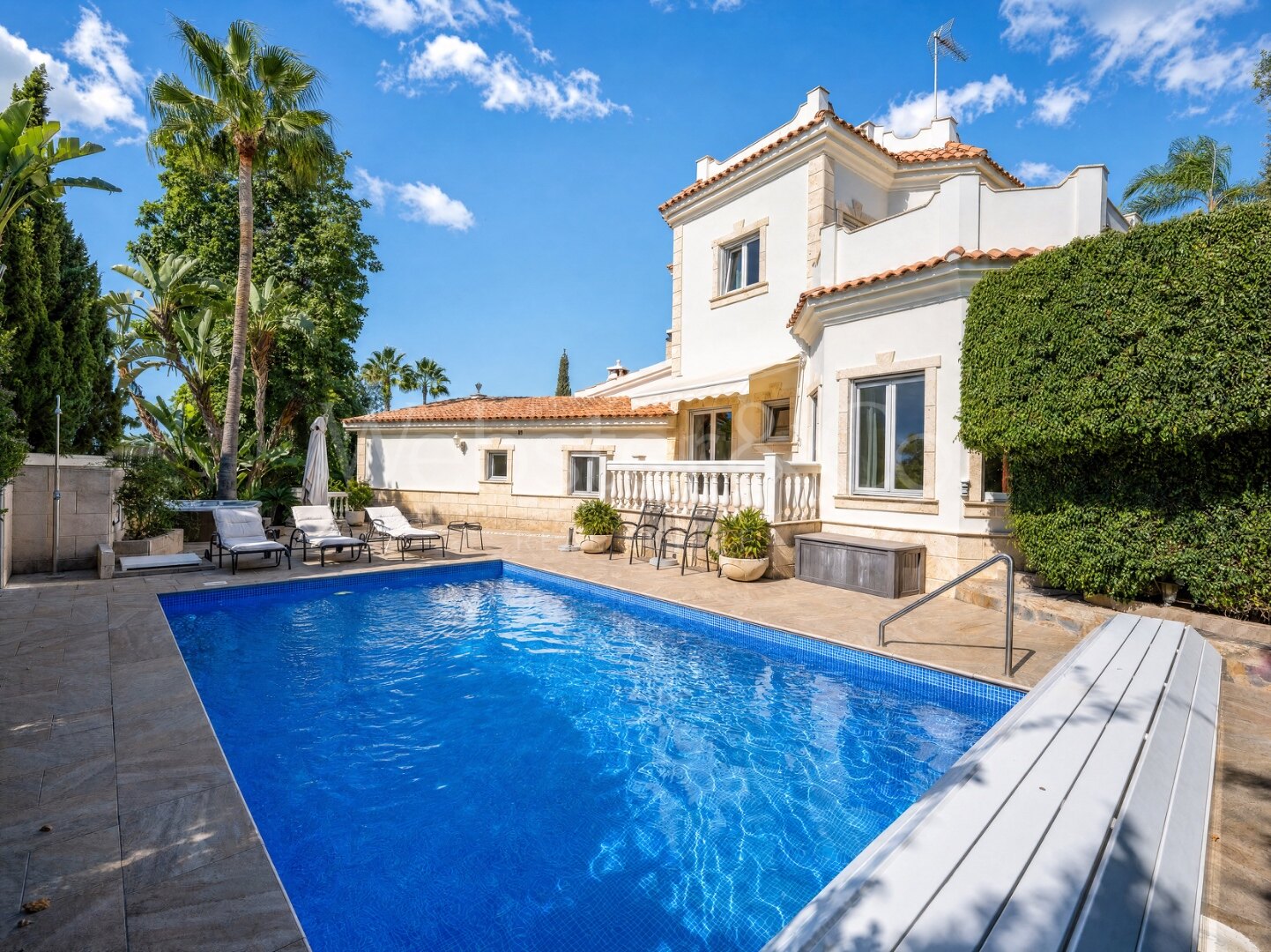 Villa Fiore - Italian Style Home in El Rosario
