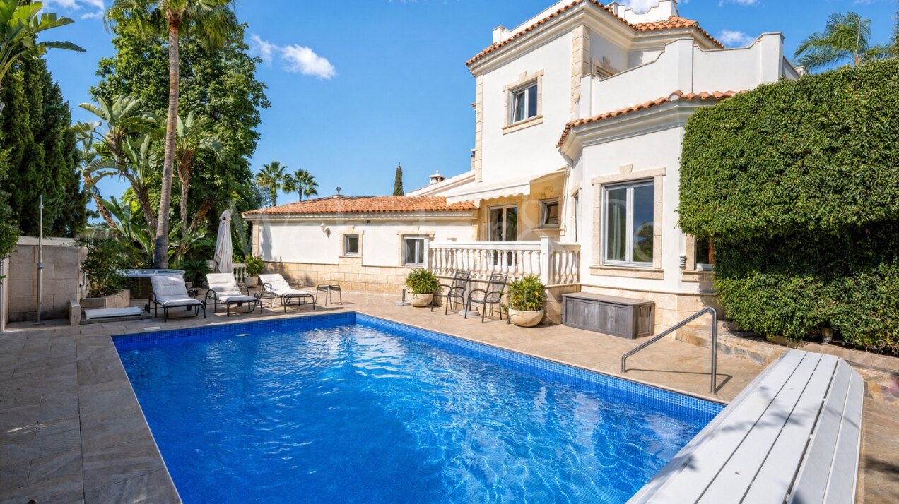 Villa Fiore - Italian Style Home in El Rosario
