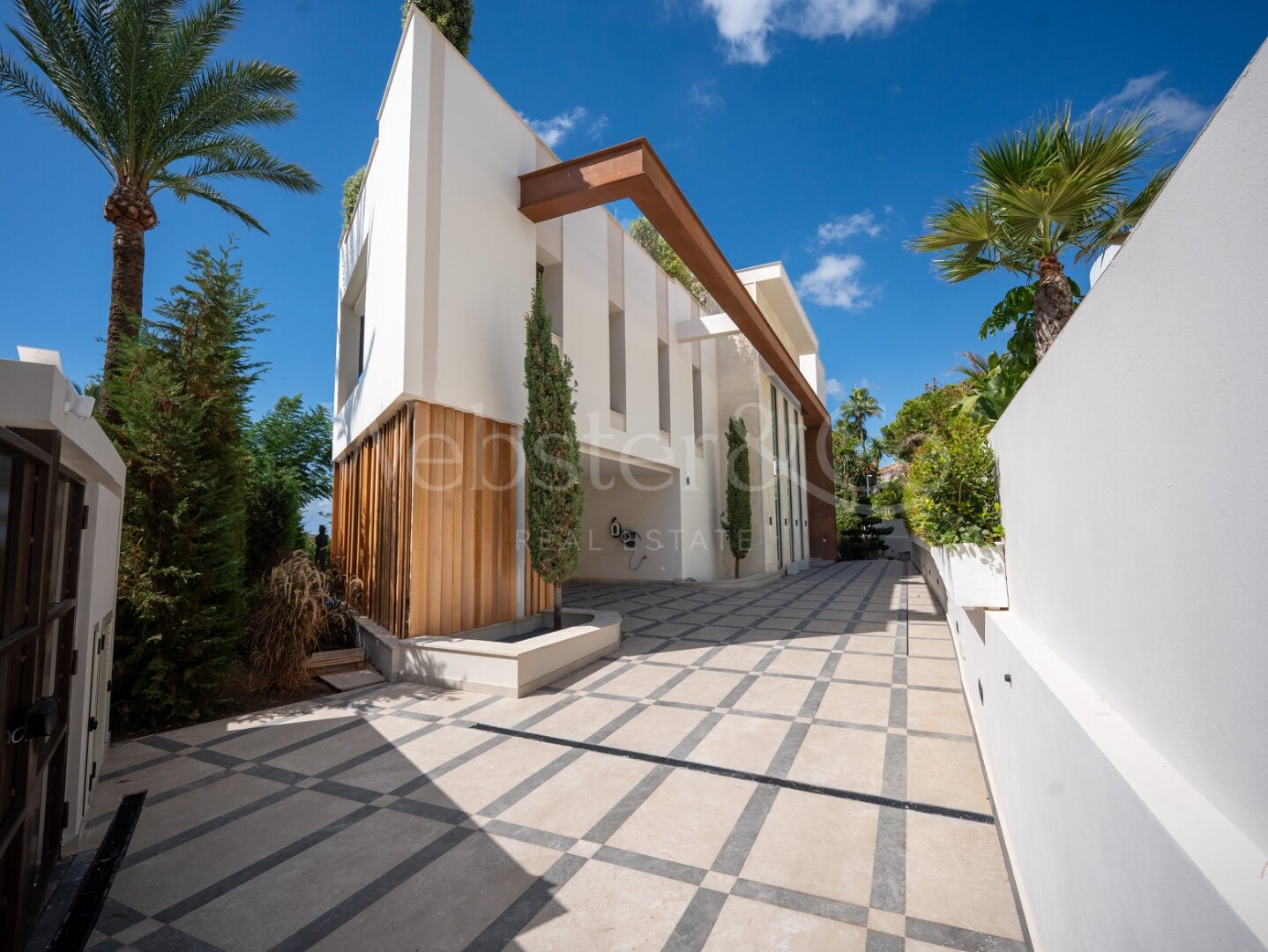 Villa Celeste - Luxury Beachside Home in Los Monteros