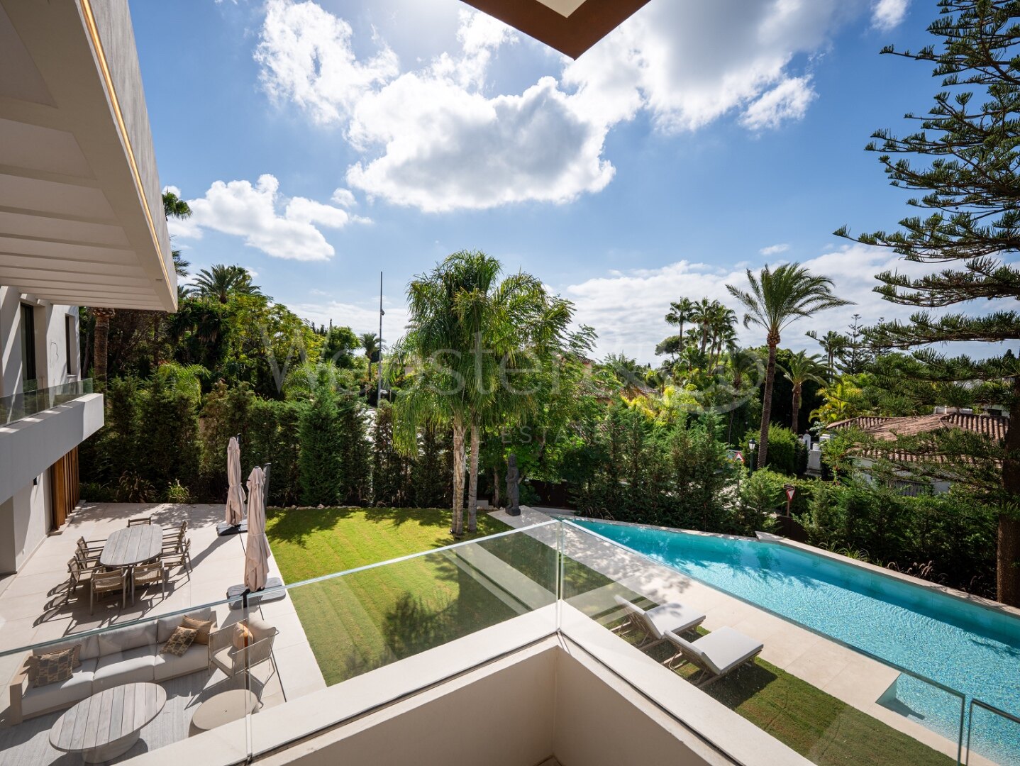 Villa Celeste - Luxury Beachside Home in Los Monteros