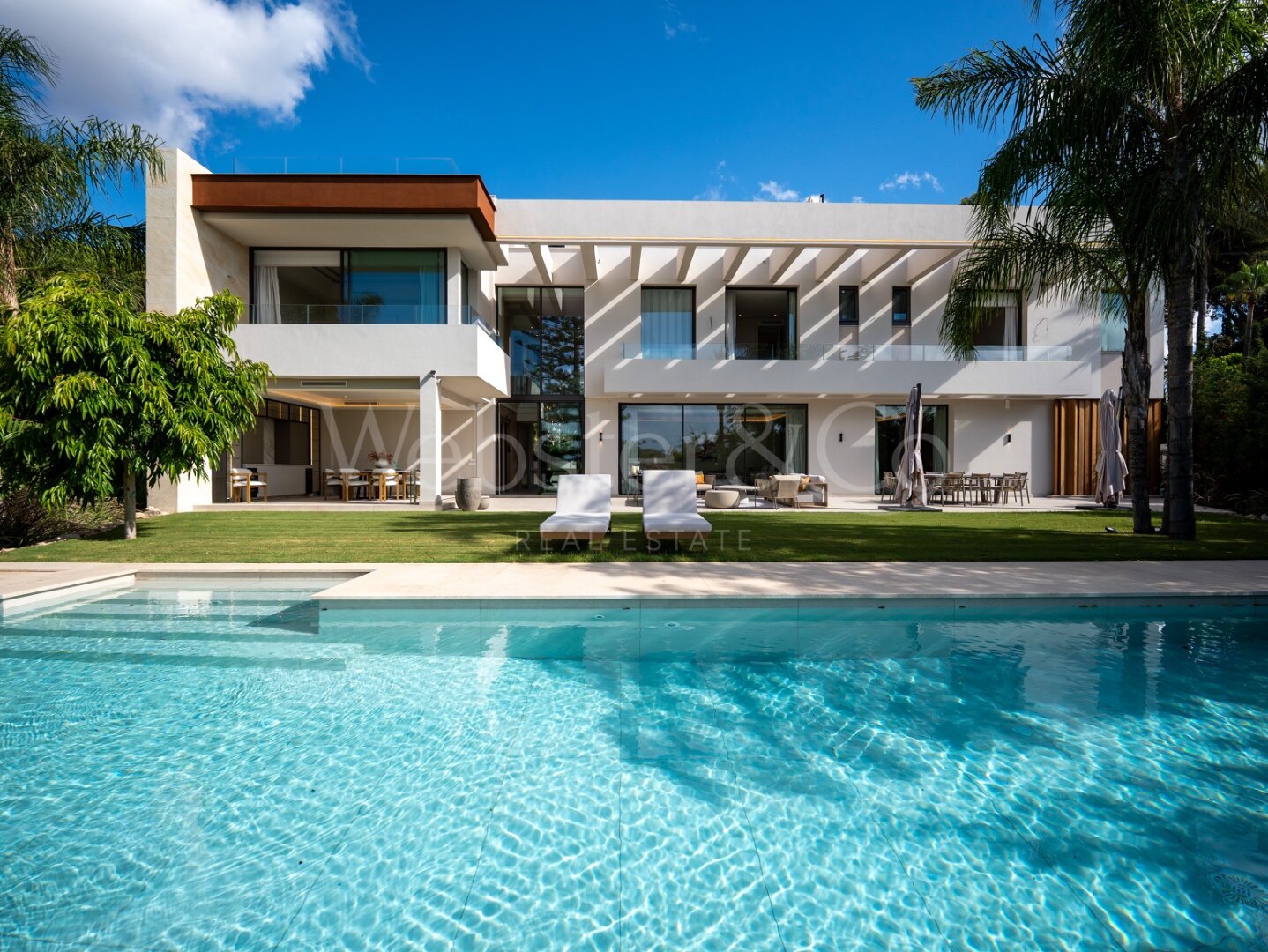 Villa Celeste - Luxury Beachside Home in Los Monteros