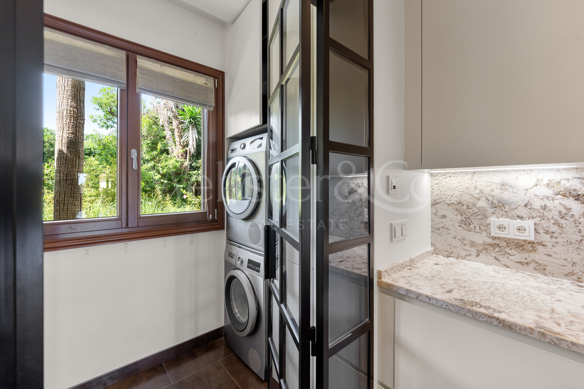 Apartment Azura - Beachfront Elegance, Los Monteros