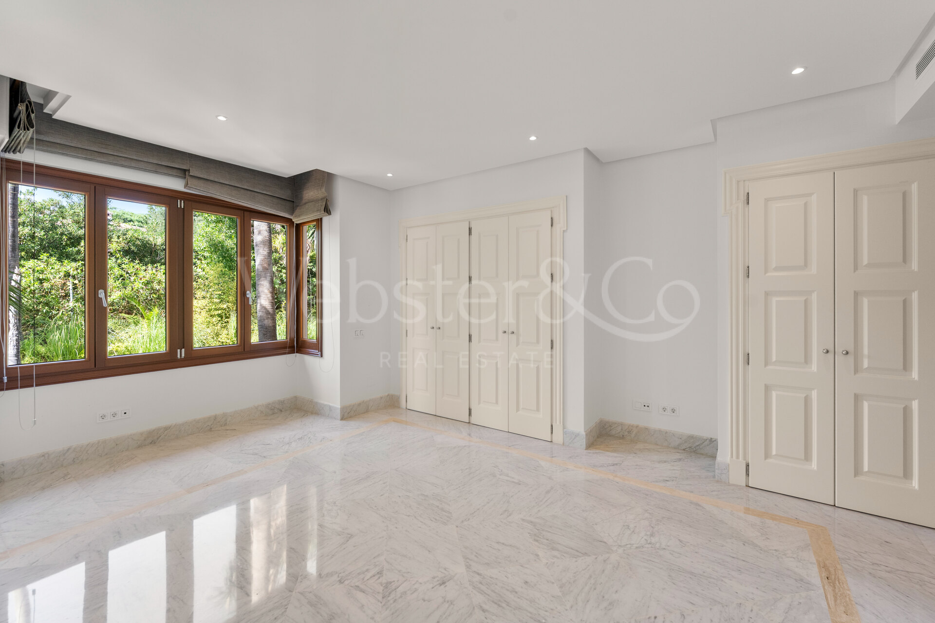 Apartment Azura - Beachfront Elegance, Los Monteros