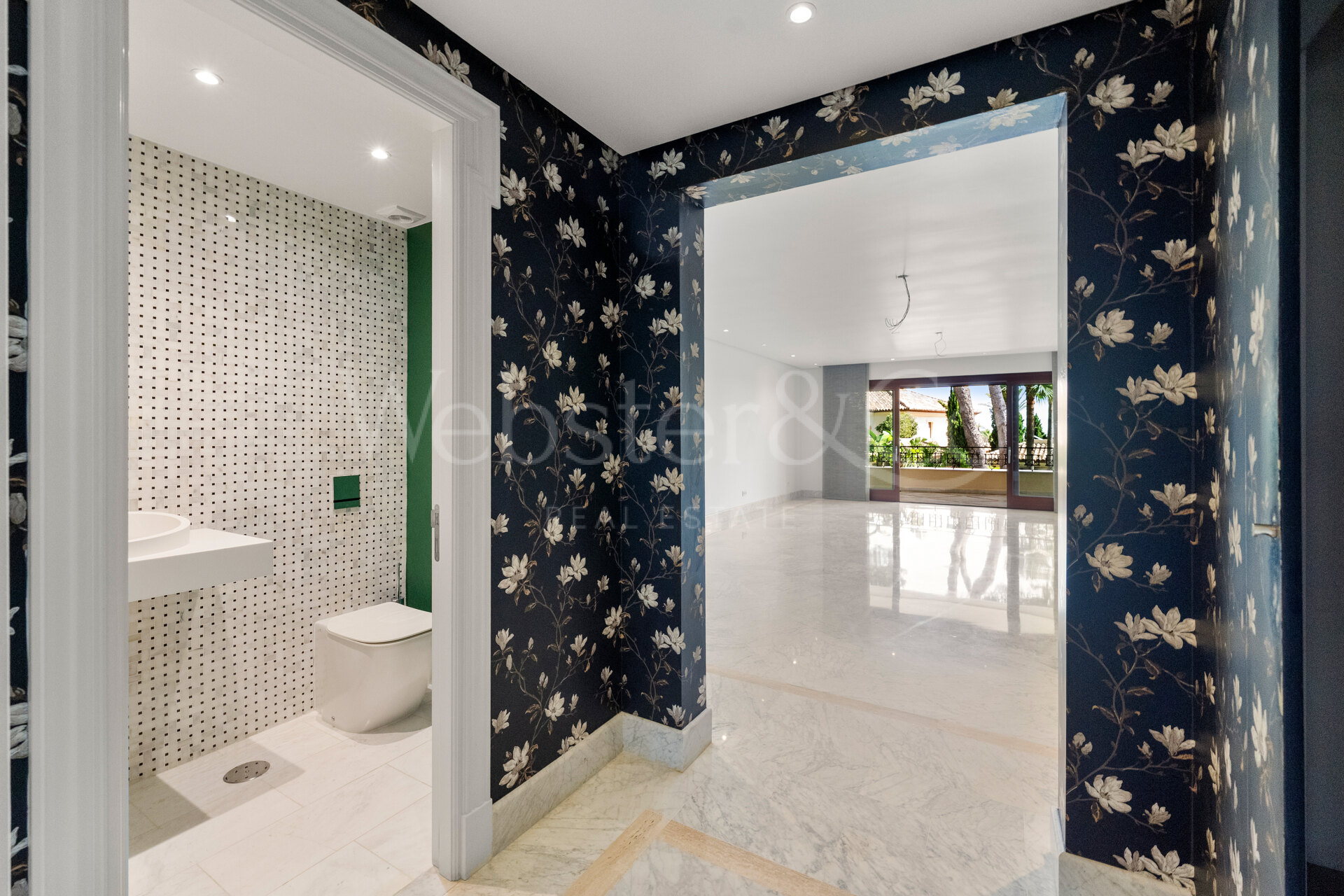 Apartment Azura - Beachfront Elegance, Los Monteros