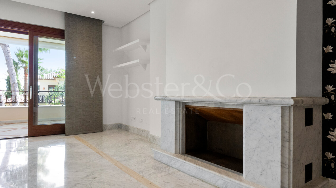 Apartment Azura - Beachfront Elegance, Los Monteros