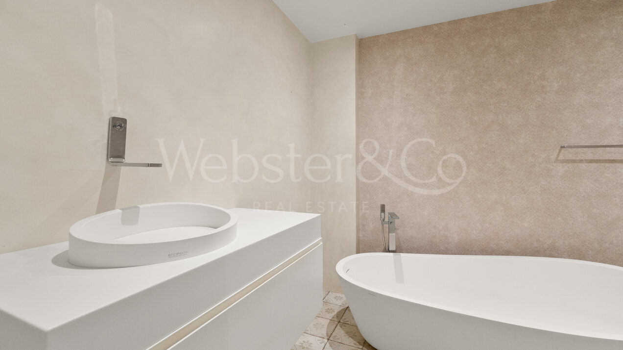 Apartment Azura - Beachfront Elegance, Los Monteros