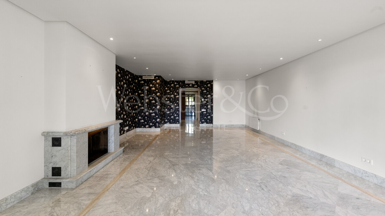 Apartment Azura - Beachfront Elegance, Los Monteros