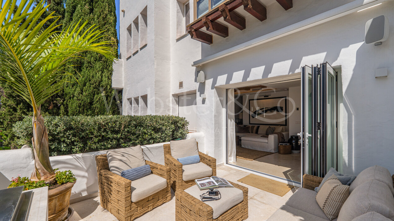 Acacia - Luxury Puente Romano Apartment
