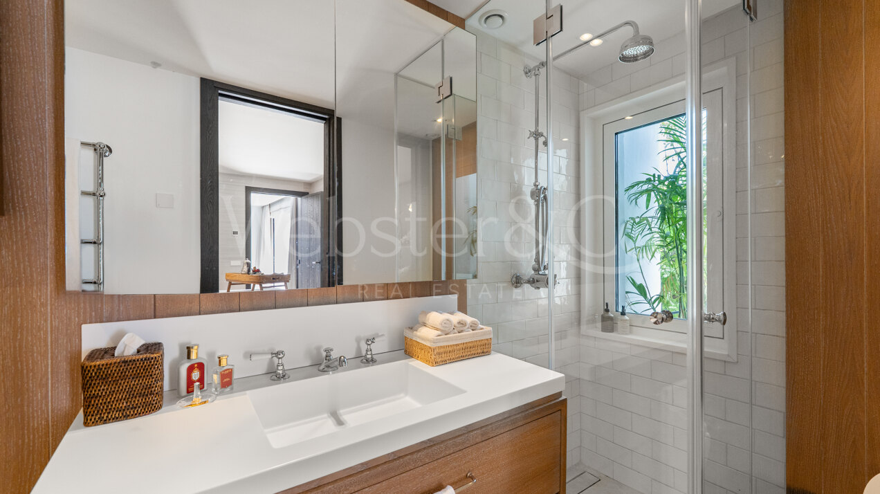 Acacia - Luxury Puente Romano Apartment