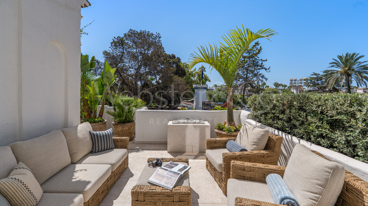 Acacia - Luxury Puente Romano Apartment