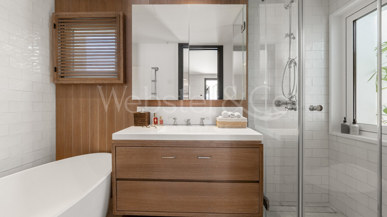 Acacia - Luxury Puente Romano Apartment