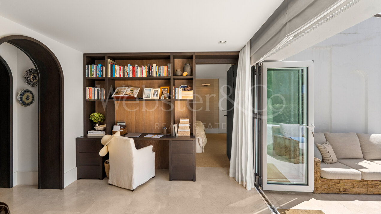 Acacia - Luxury Puente Romano Apartment