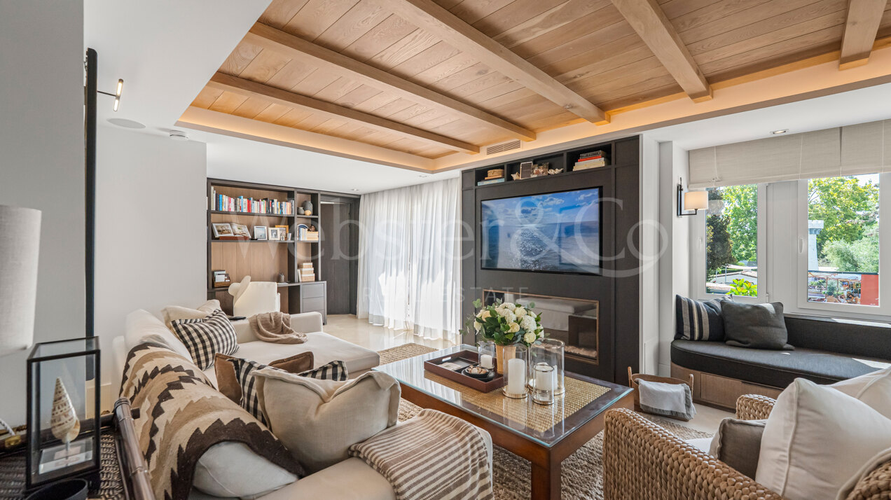Acacia - Luxury Puente Romano Apartment