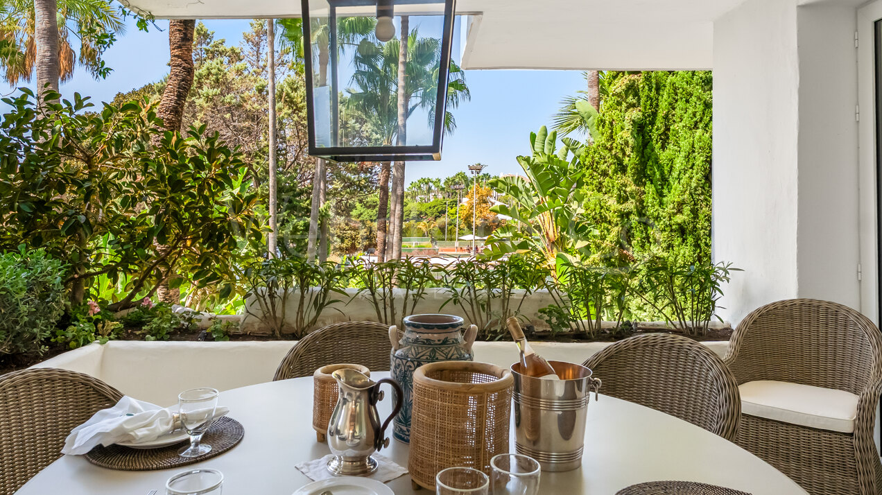 Acacia - Luxury Puente Romano Apartment