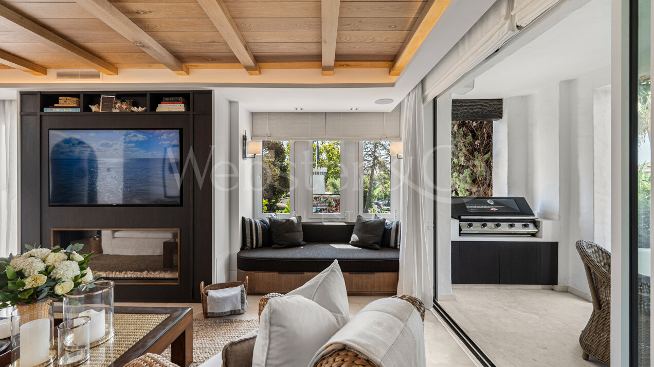 Acacia - Luxury Puente Romano Apartment