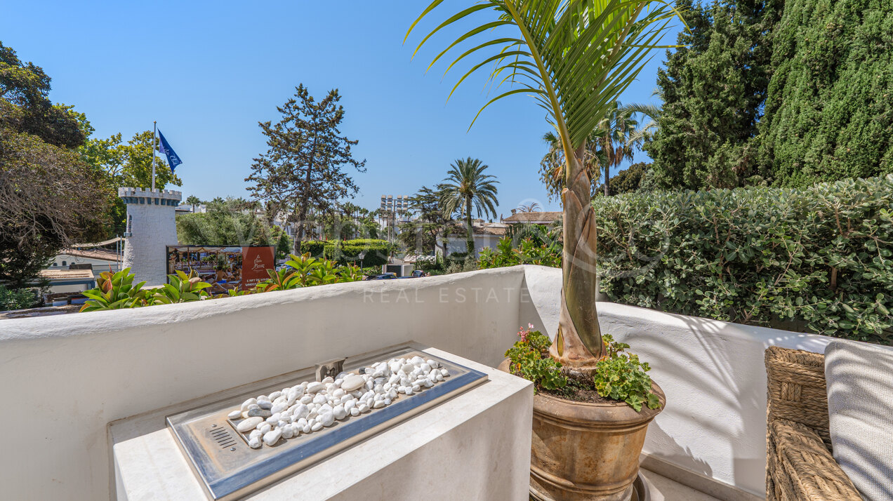 Acacia - Luxury Puente Romano Apartment