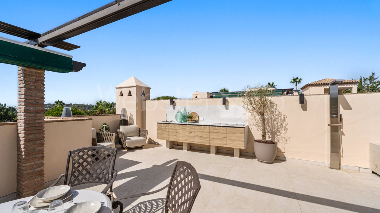 Penthouse Las Brisas – Elegante Dúplex, Nueva Andalucía