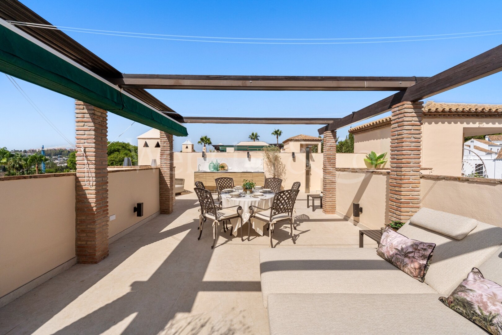 Penthouse Las Brisas – Elegante Dúplex, Nueva Andalucía