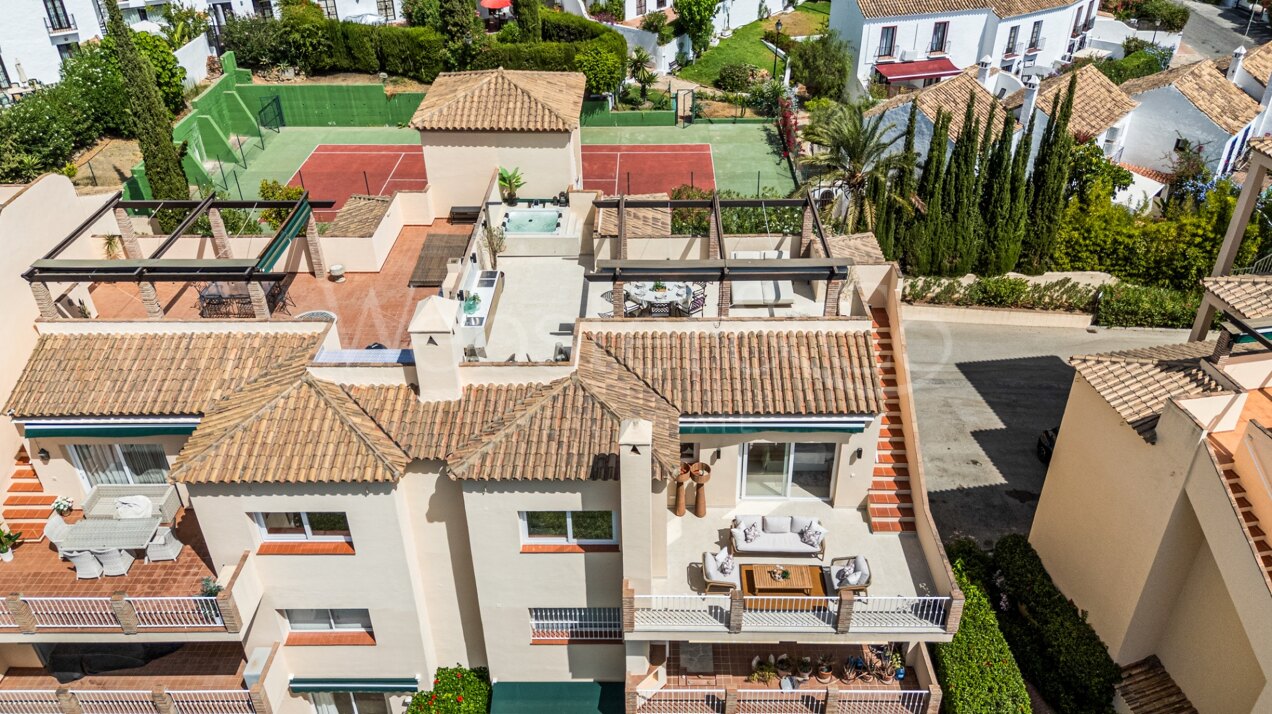 Penthouse Las Brisas – Elegante Dúplex, Nueva Andalucía